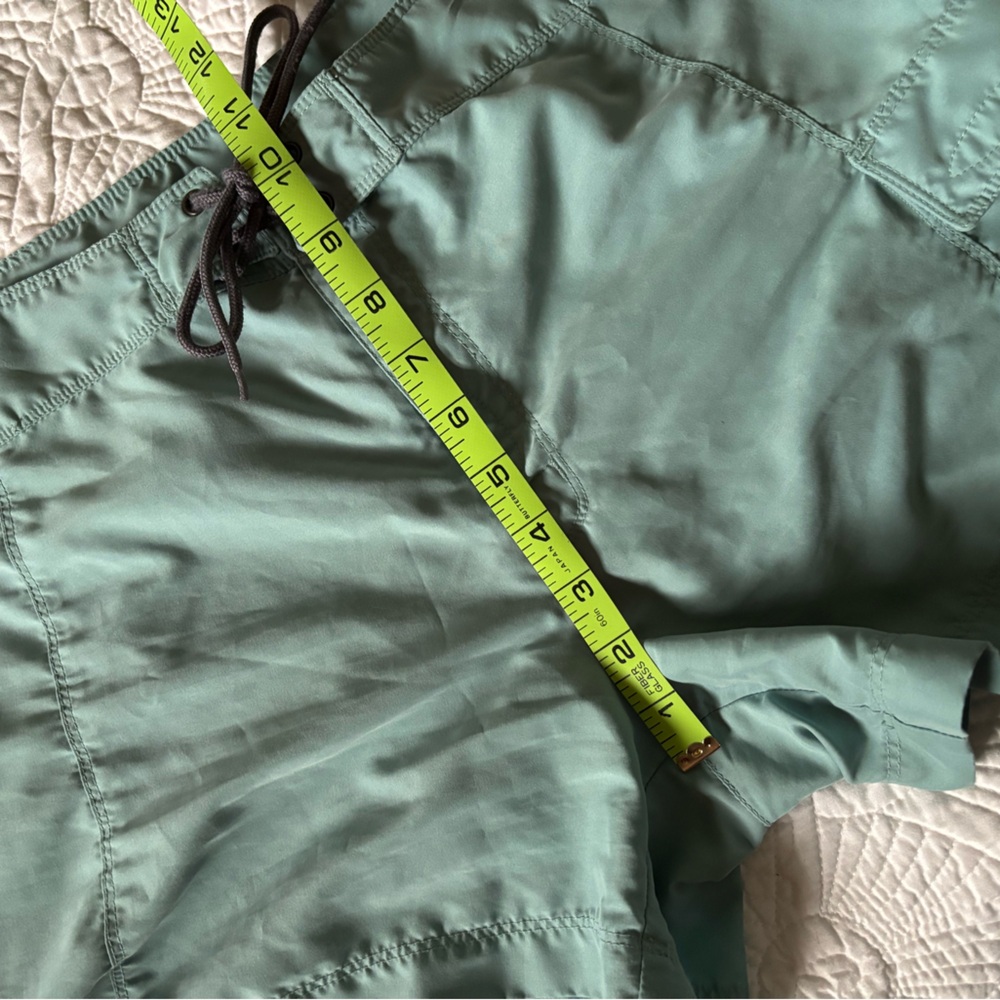 The North Face cargo board shorts - Picture 3 of 8